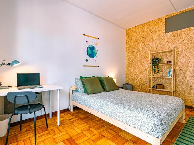 Amazing single bedroom, with balcony