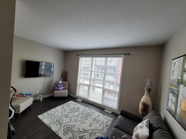 Amazing two 2 bedrooms townhouse