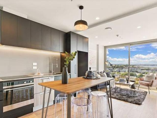Amazing view city pad with carpark