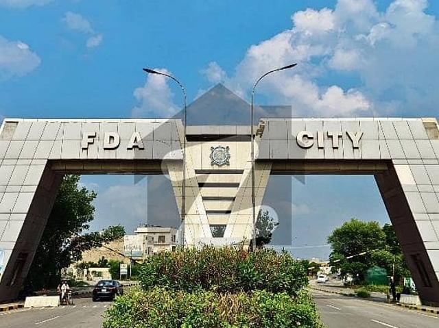 Amazing 20 Marla Plot on 85 Foot Road In FDA City, Block A7