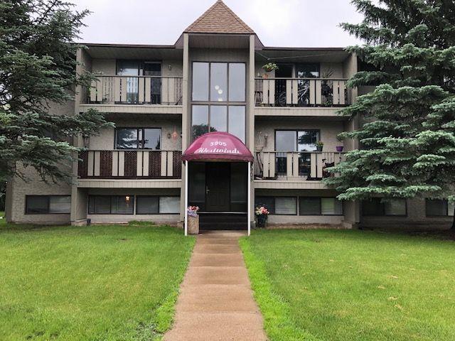 Amazing 2 Bedroom Suite Located in Westpark! CLOSE TO THE COLLEGE!
