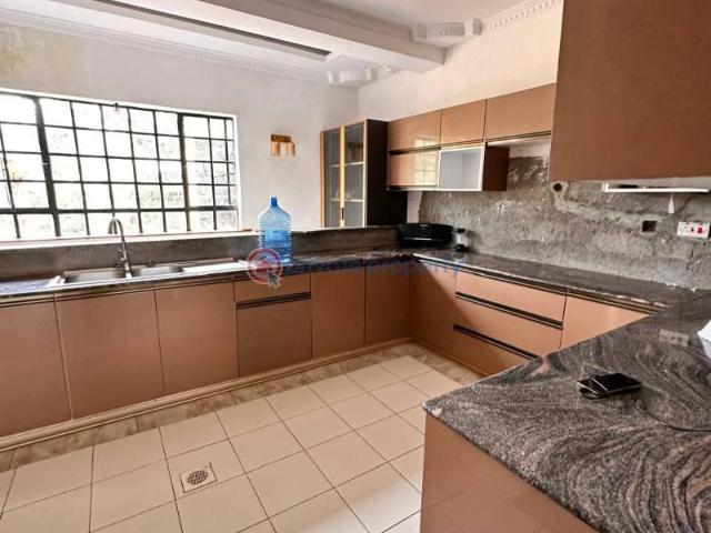 Amazing 4bedroom Home All Ensuite With Dsq On Half Acre In Karen
