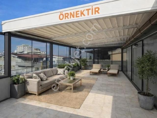 Amazon'dan Lozan Caddesin'de 2+1 Çatı Katı Modern Tasarıma Açık