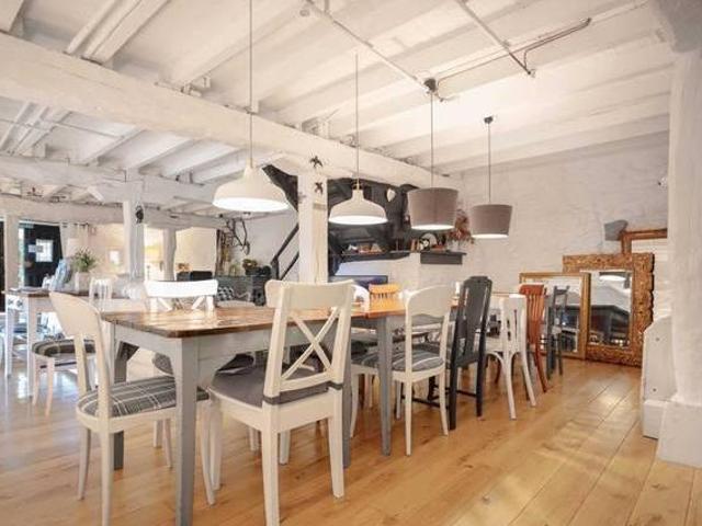 Amaloka Holiday Home