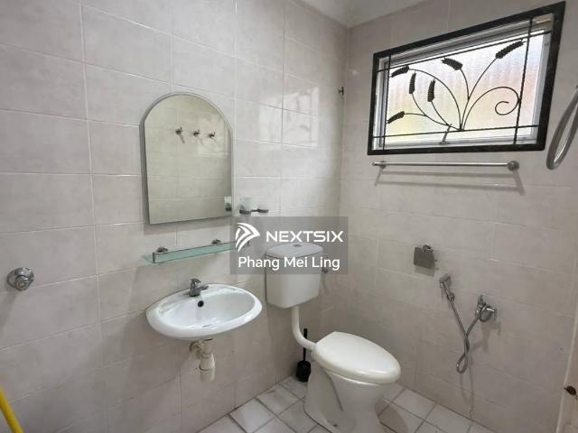 Aman Heights Condominium @ Bukit Serdang, Seri Kembangan For Sale Clean and Well Maintained Condominium For Sale