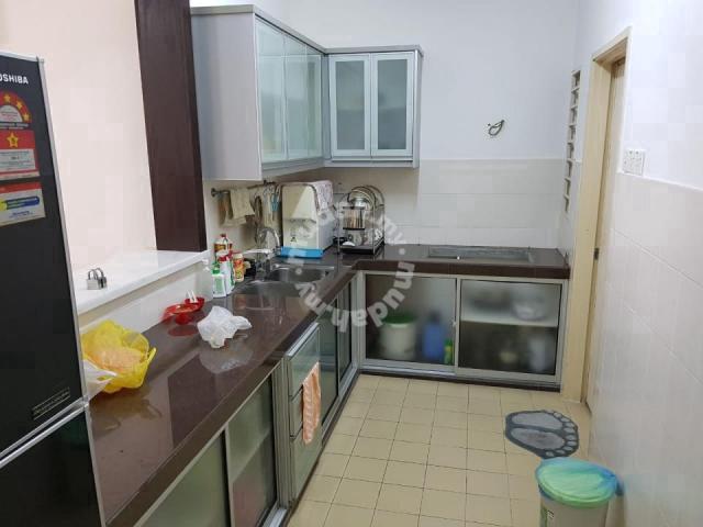 Aman Heights Freehold Renovated 2 Car Park For Sale Bkt Serdang
