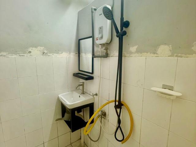 aman putra, apartment