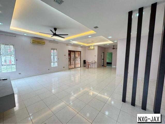 Aman Perdana2 Storey Renovated SemiD House for Sale at Klang