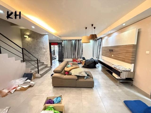 Aman Perdana Klang 2Storey SemiD Endlot Fully Renovated Furnish 32x65