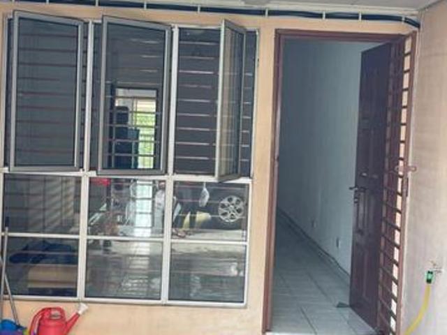 amansiara ground floor town house for sale 1200sf gated guarded 3r2b