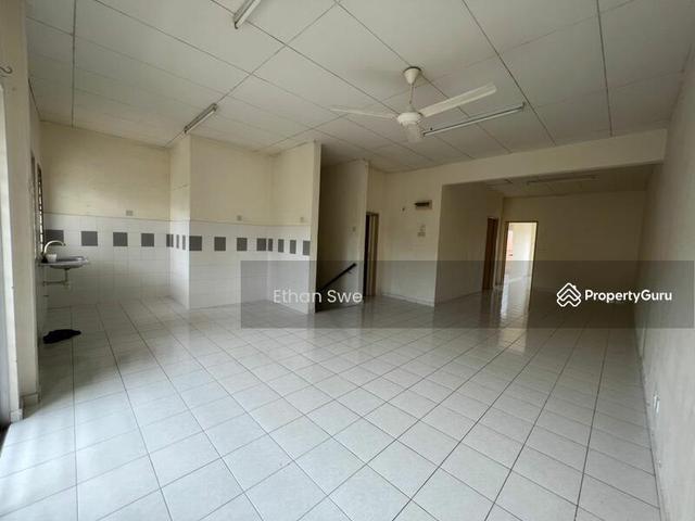 Amansiara Townhouse Batu Caves Basic Unit Peace Quiet Environment