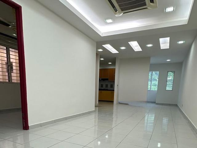 Amansiara Townhouse Batu Caves Wide Road Upper Unit