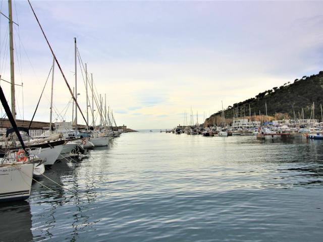Amarre en el puerto deportivo de Oropesa del Mar