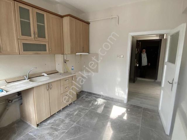 Amasya Hızırpaşa Mah. İstasyon Cad. Satılık 3+1 Daire