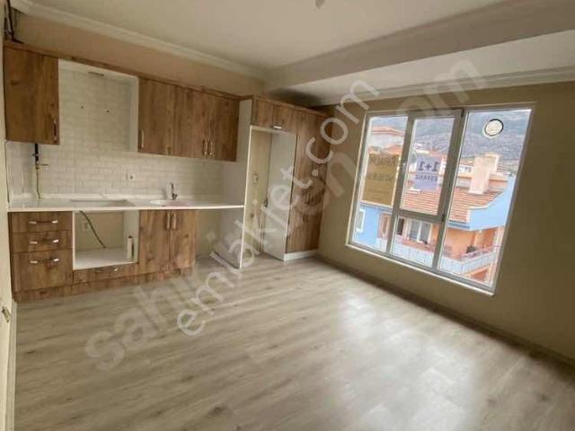 Amasya Merkez Hacılar Meydanı Mah. Kiralık 1+1 Eşyasız Daire