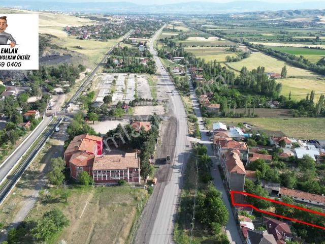 Amasya Suluova Eskiçeltek Mahhallesinde Satılı K Bahçeli Müstakil Ev