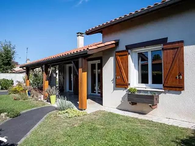 Ambarès et Lagrave 33440 Achat / Vente maison 5 pièces t5 parking