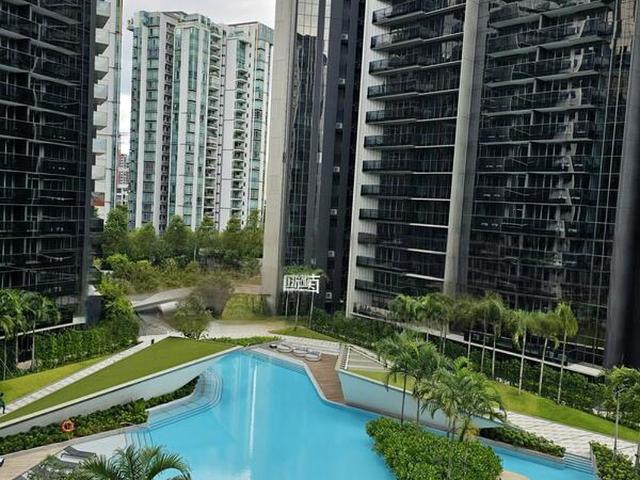 Amber Park D15, Condominium
