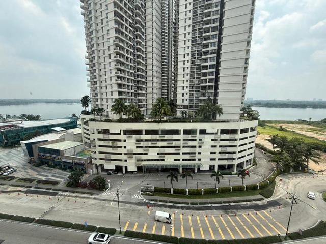 Amberside Country Garden Danga Bay Studio unit Fully Furnished Par