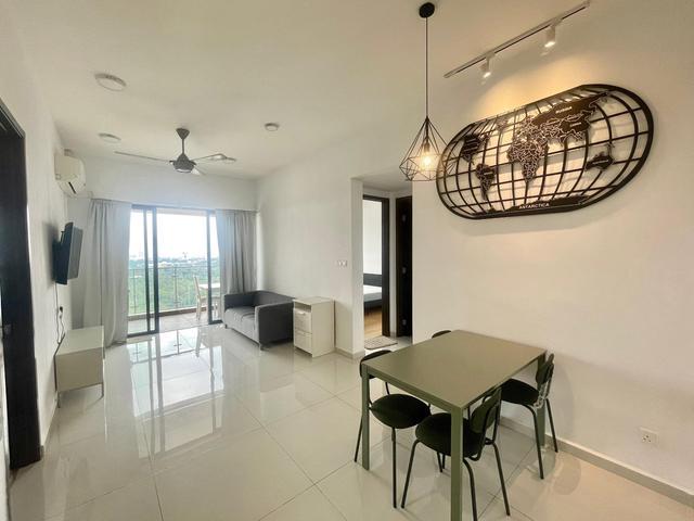 Amberside Danga Bay 2 bedrooms fully furnished good condition ready no