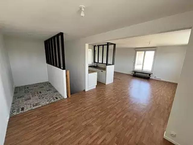 Amboise 37400 Location appartement 4 pièces t4 au dernier étage terrasse