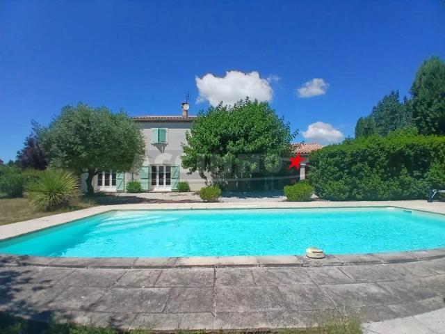 AMBRES MAISON FAMILIALE AVEC PISCINE
