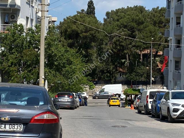 Amerikankoleji Göztepe Metro Cadde Yakını Park Manzaralı