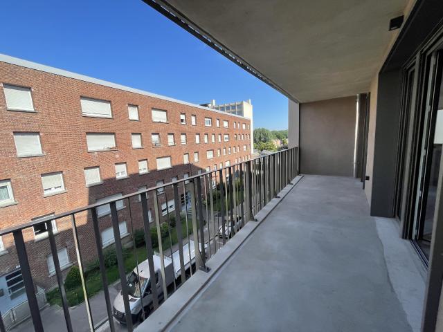 AMIENS CENTRE VILLE: BEL APPARTEMENT NEUF de 69 m2 avec loggia de 12 m2 et parking en sous sol