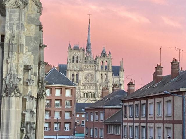Amiens SAINT GERMAIN TYPE 4 AVEC PARKING ET CAVE