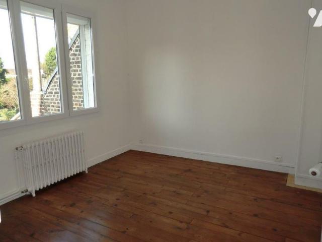 AMIENS ST ACHEUL: Maison avec cour et jardin
