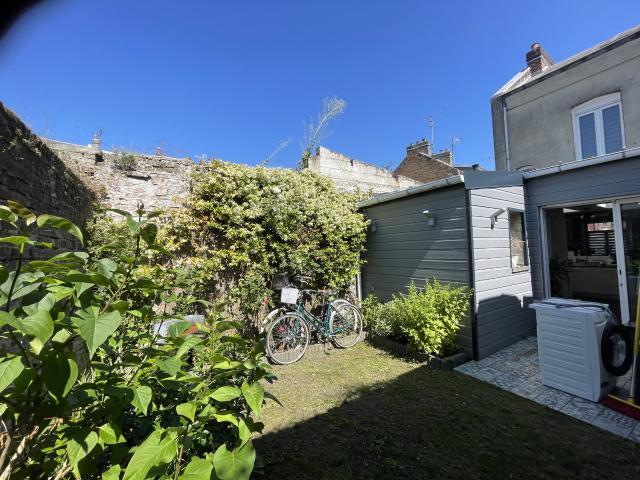 AMIENS ST PIERRE: AMIENOIISE T4 de 83 m2 avec jardin