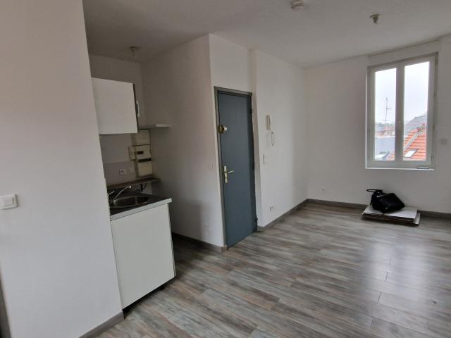 AMIENS SUD PROCHE RTE DE ROUEN: BEAU STUDIO IDEAL ETUDIANT E