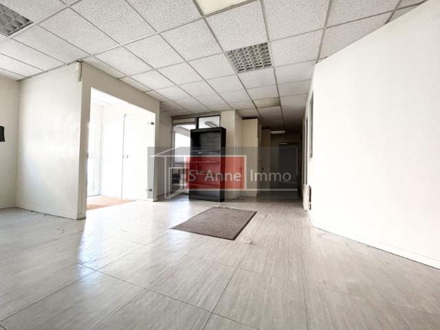 Amiens quartier saint acheul local commercial a renover