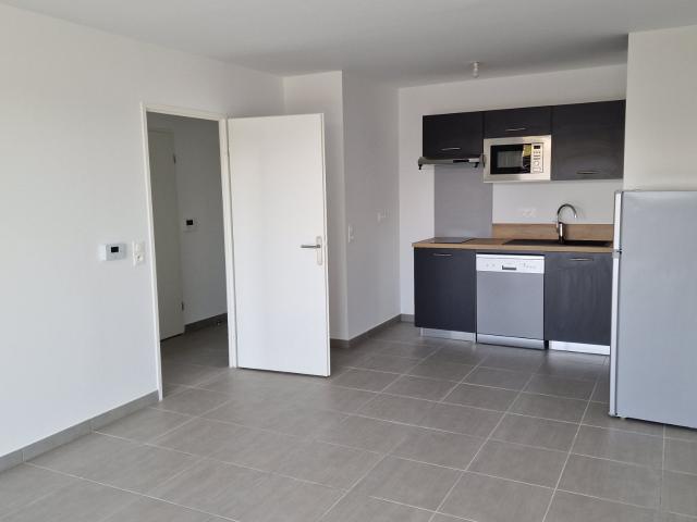 AMIENS RUE MONTESQUIEU: TRES BEL APPARTEMENT T2 avec parking dans résidence NEUVE ET SECURISEE