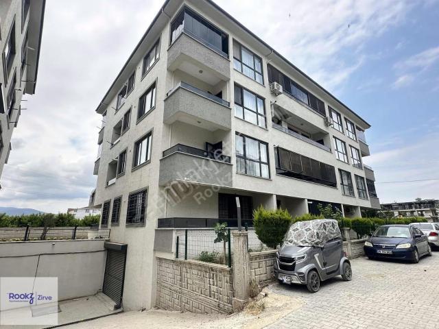 Çamlıca Konaklarında Satılık 3+1 Ara Kat Köşe Daire