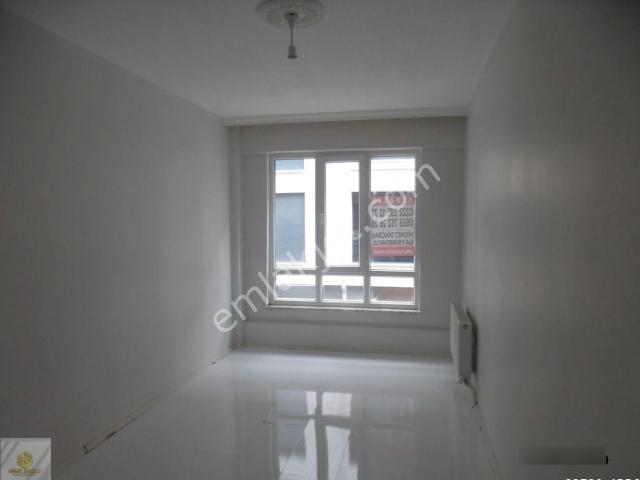 Çamlıca Mahallesinde Gündüz Ökçün Caddesi Yakını Kiralık 3+1 Daire