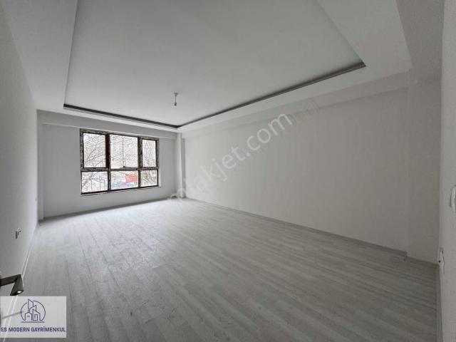 Çamlıca Mh. Park Manzaralı, İskanlı 3+1 Satılık Daire
