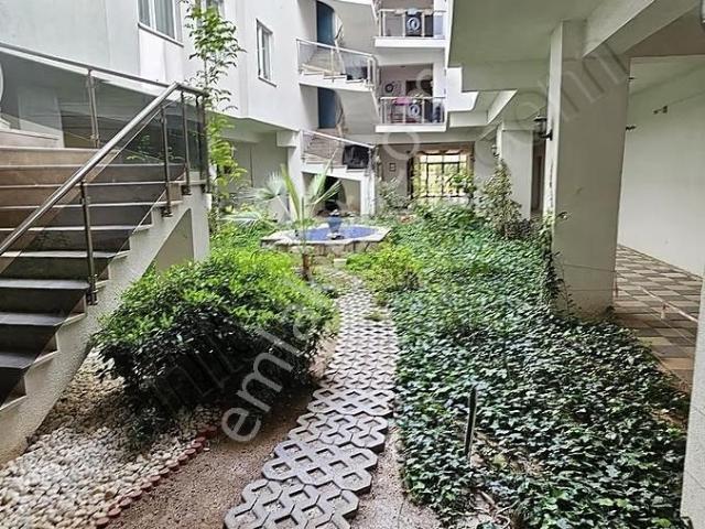 Çamlıca Saklıbahçe Sitesi'nde Bakımlı, Ebeveyn Banyolu 3+1 Daire
