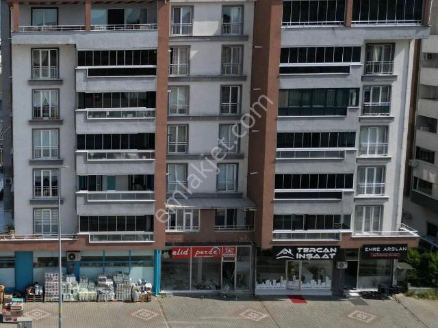 Çamlık Caddesinde 40m² Dükkan