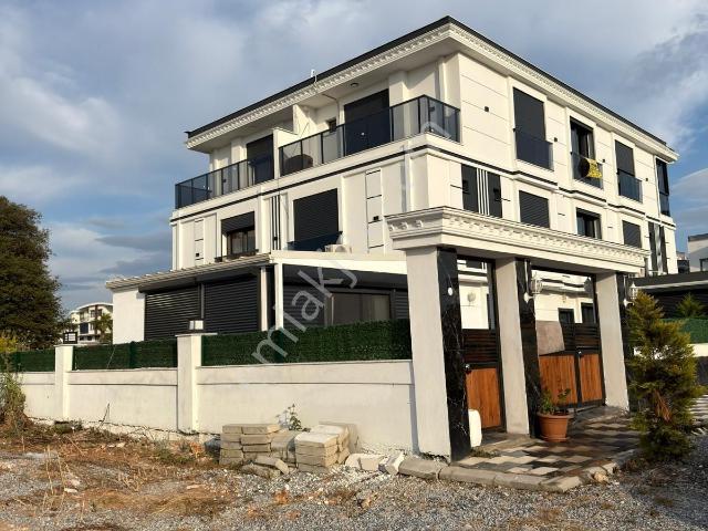 Çamlık Mahallesinde Kaçırılmıcak Fırsat 3+1 Havuzlu Villa