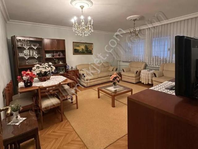 Çamlık Parkı Yanı Merkezi Konumda Satılık 3+1