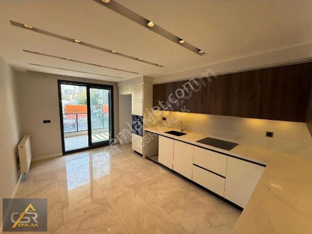 Çamlıkule Mahallesi Havuzlu Site İçinde Kiralık 3+1 Daire