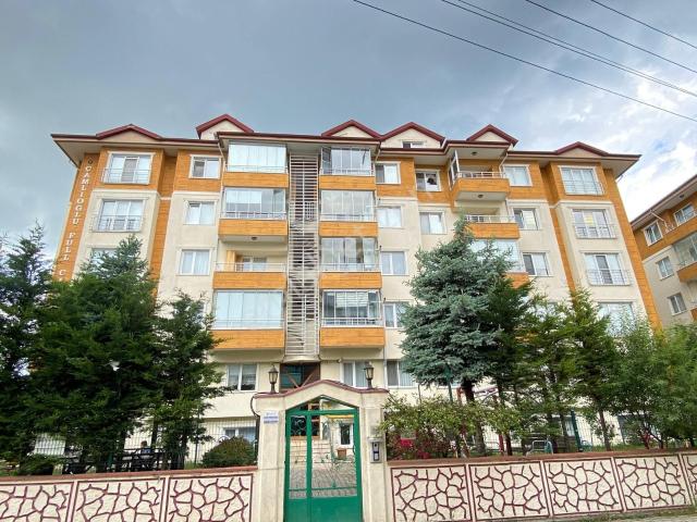 Çamlıoğlu Gayrimenkul'den İzzet Baysal'da Kiralık 3+1 Daire