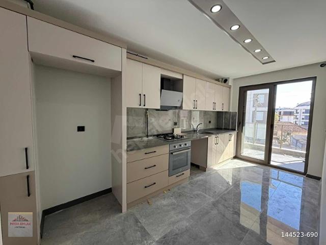 ÇAMLIBELDE TRAMVAY DİBİ 2+1 DOĞALGAZLI 90 M2