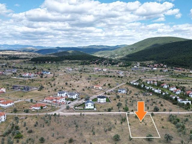 ÇAMLIDERE BEYLER MAH. GÖLÜNYAZI MEVKİİ 925M2 TEK TAPU PARSEL