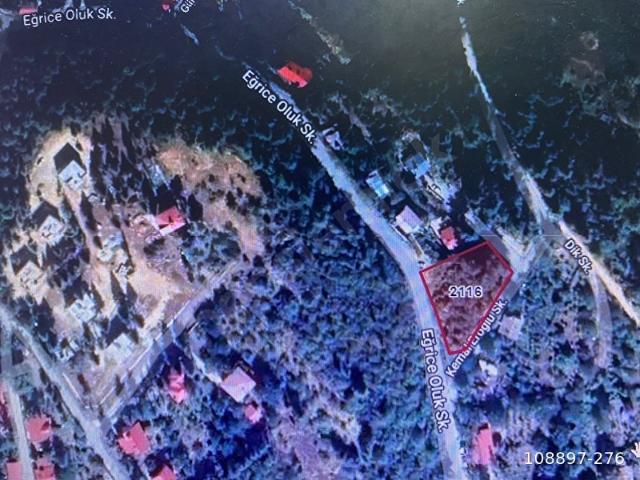 ÇAMLIYAYLA TEPEENSESİNDE SATILIK ARSA