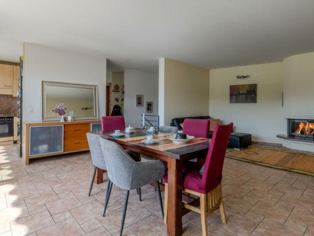 AMPIA VILLA 4.5 LOCALI CON TERRAZZA GIARDINO E VISTA AD AGNO