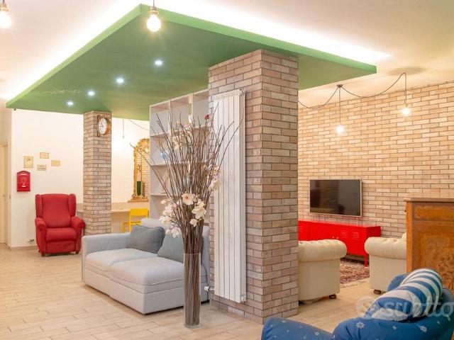 Ampia Stanza con Bagno Privato Zona Certosa