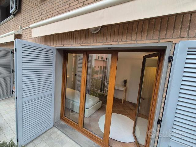 Ampia stanza con balcone centro Bergamo
