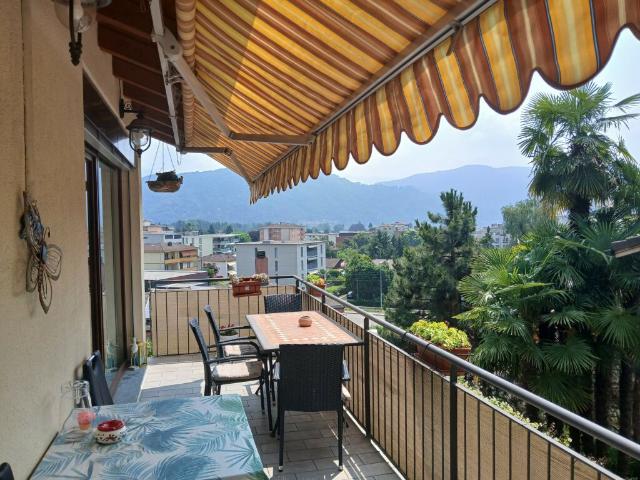 AMPIO 3.5 CON LOCALE HOBBY E GIARDINO PRIVATO A CASLANO